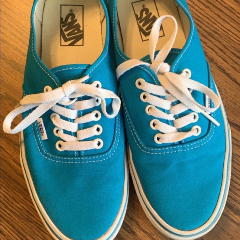Unisex vans with laces - size 10.5 (men’s 8.5)